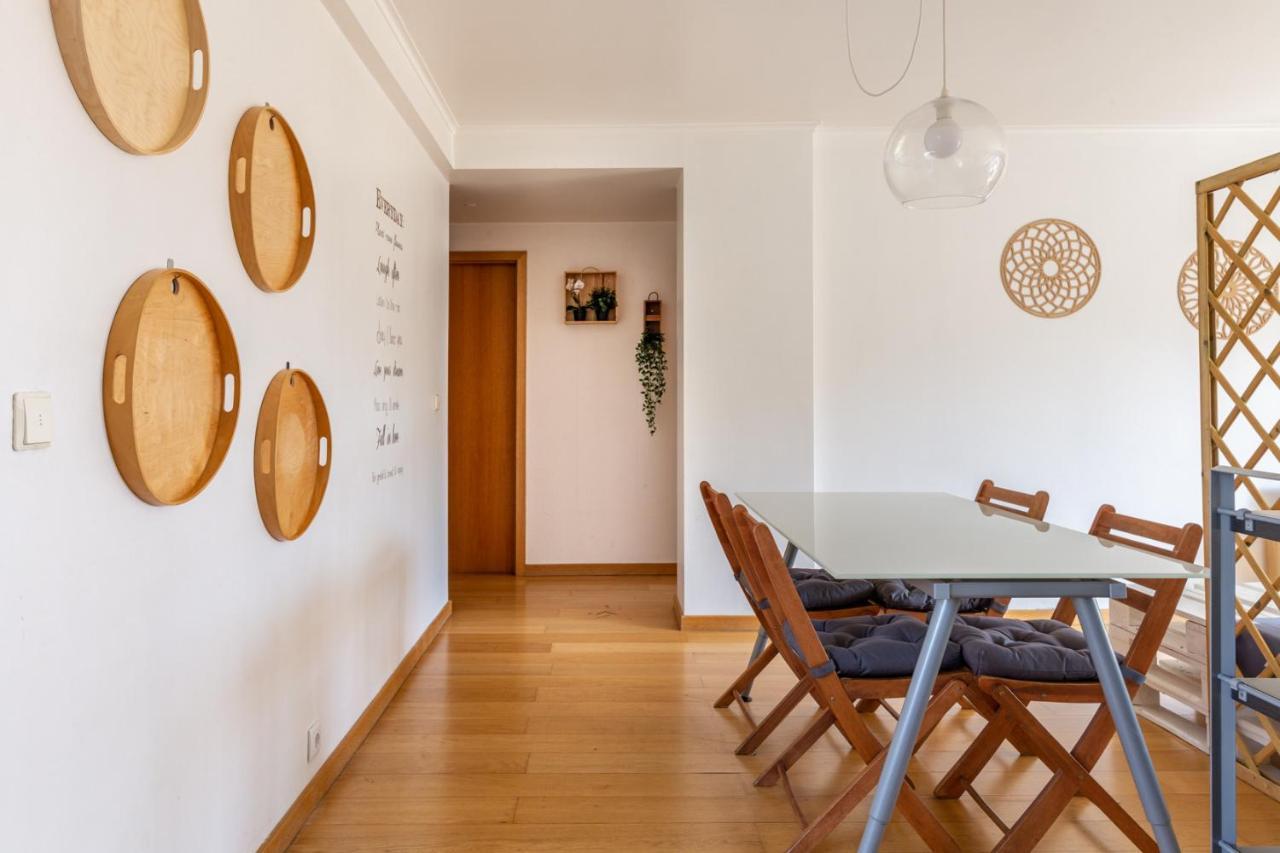 One Bedroom Apartment With Stunning River Views And Private Rooftop! Lisbona Esterno foto